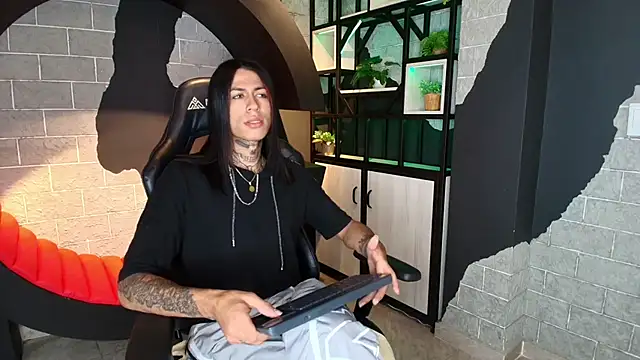 ArohomLester online show from November 2, 11:14 am