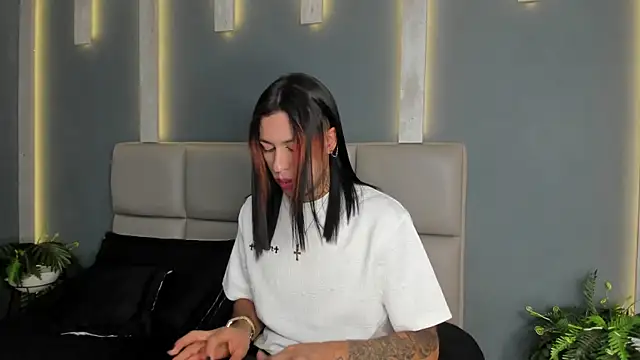 ArohomLester online show from December 2, 11:24 am