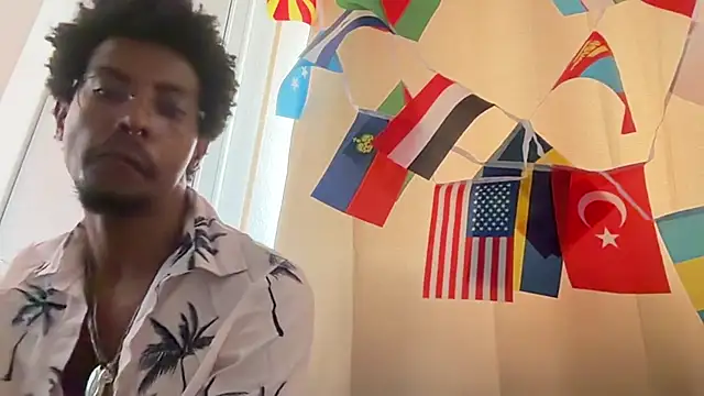 Albert Madrid online show from July 20, 4:20 pm
