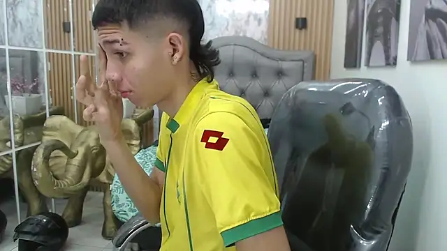 paul ponce online show from December 3, 12:55 pm