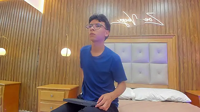 adams bobby online show from March 12, 11:40 am