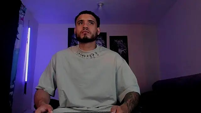 AUSTINN TORRES online show from January 6, 12:25 am