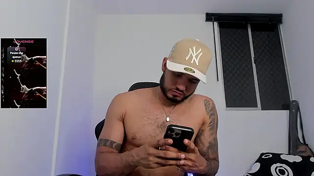 AUSTINN TORRES online show from February 14, 1:44 am