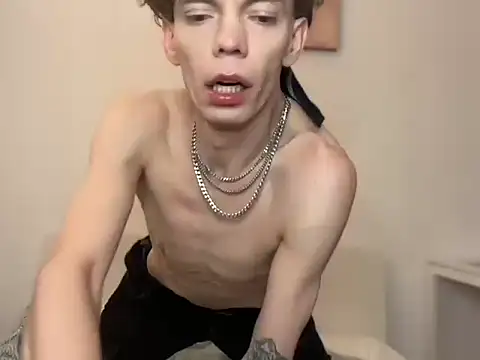 BrunoTwinkXXL online show from February 25, 8:21 pm