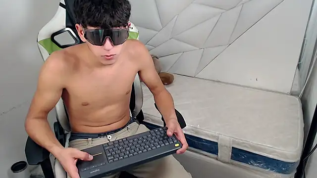 Cash G  online show from November 23, 8:42 pm