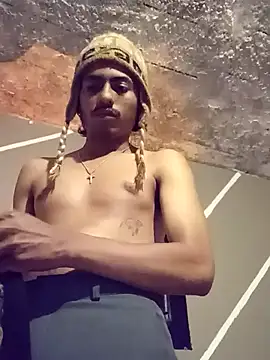 SkinniYamo online show from April 11, 2:41 am