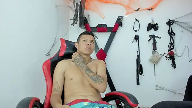 Steven19 LatinBoy online show from November 1, 12:09 pm