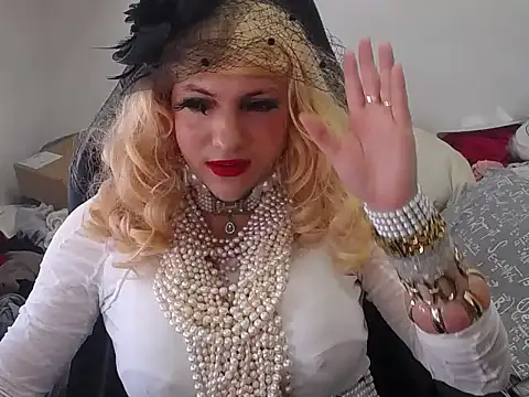 VanesaCrossic online show from May 30, 10:04 am