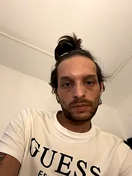 Zaskeee online show from October 31, 1:18 am