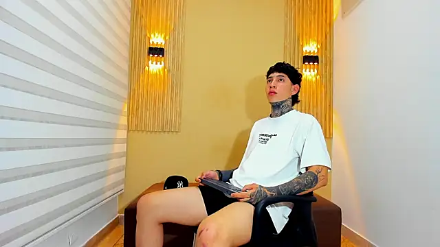 DANTE ARMSTRONG online show from November 8, 5:10 am