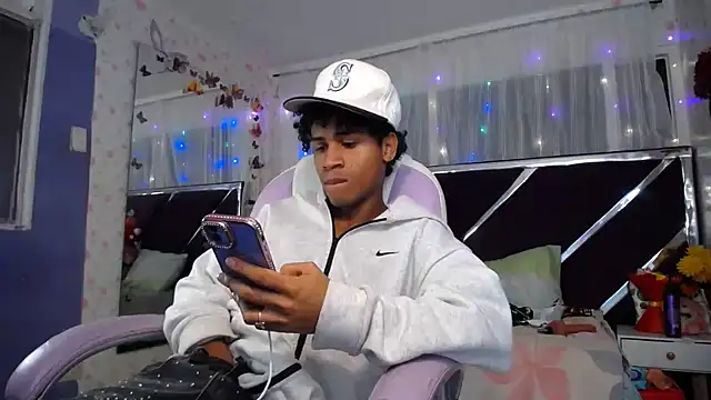 Santy bigcock 01 online show from June 1, 9:04 pm