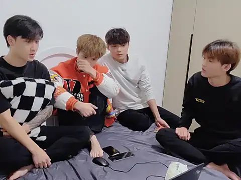 xiaomeng2563 online show from November 12, 12:00 pm