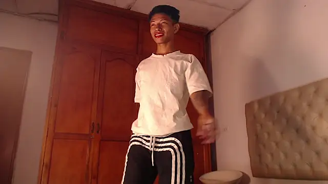 Tessachains 2  online show from February 12, 1:22 am