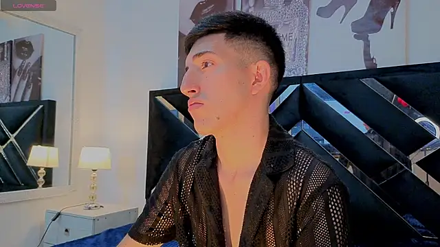 Un Sluttyy online show from April 15, 11:54 am