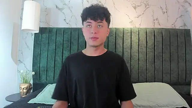 Noah dupont  online show from December 4, 12:01 pm