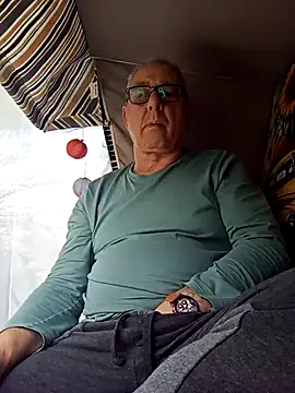 andy-1961 online show from March 26, 11:58 am