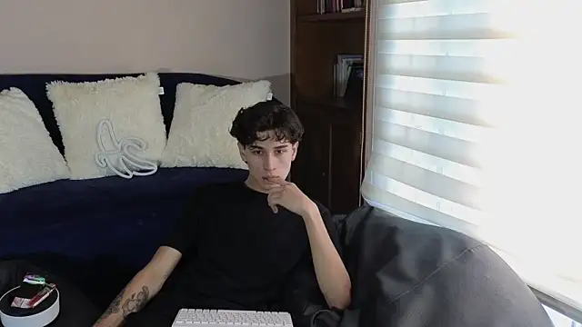 Derekswan online show from November 14, 6:53 pm