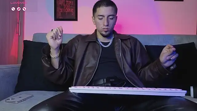 AresMassimoX online show from January 16, 4:43 pm