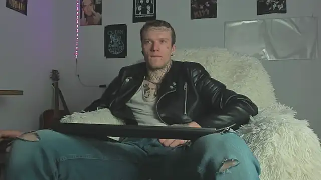 Huntall77 online show from April 10, 6:20 am