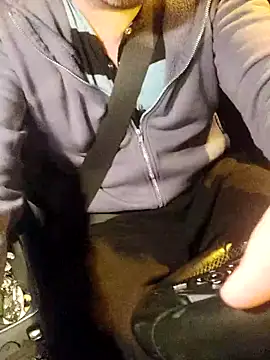 Nousdeux21 online show from February 3, 5:51 pm