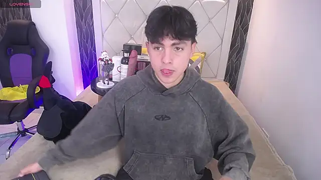 Samu FoXXX online show from November 17, 8:01 pm