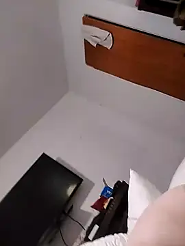 Tomaztomaz1763 online show from November 13, 12:04 am