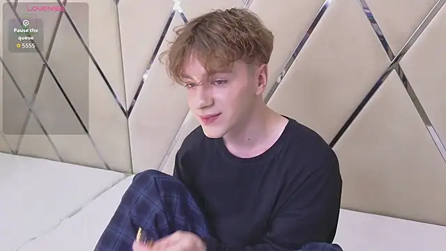 Paul Holt online show from February 16, 9:02 pm