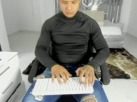 master leather online show from April 19, 8:55 pm