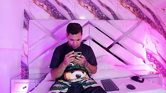 Alexander Halls online show from March 5, 1:29 pm