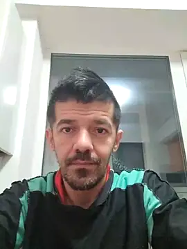 Snapshot of Dale_E chatting on December 17, 5:07 am Dale E online show from December 17, 5:07 am