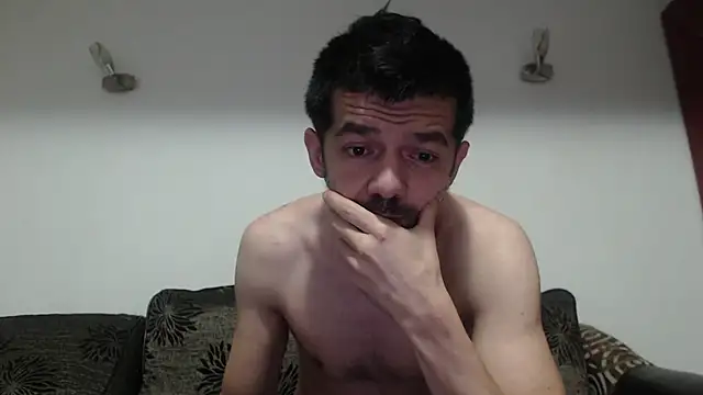 Snapshot of Dale_E chatting on February 4, 12:19 am Dale E online show from February 4, 12:19 am