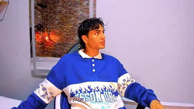 MattFiore online show from December 22, 8:06 pm