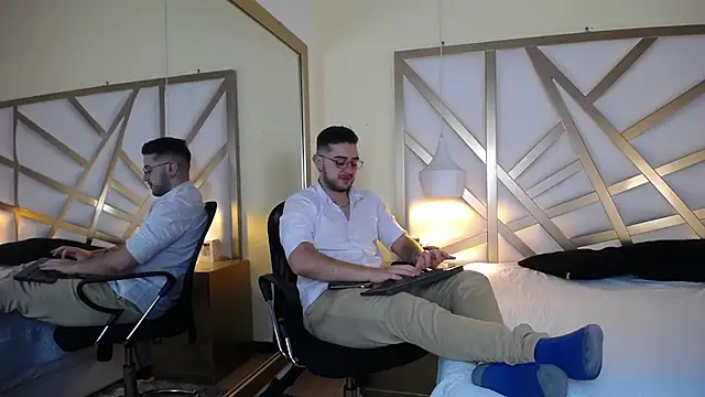 Ethan Greys online show from December 5, 4:30 am