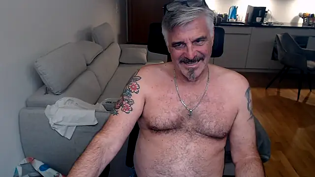 Buidapest online show from March 1, 4:56 am