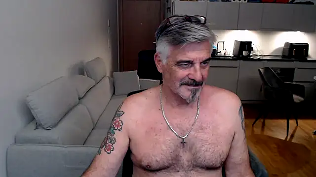 Buidapest online show from March 4, 1:12 am