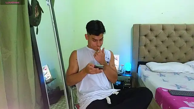 blorelopez online show from February 5, 1:12 am