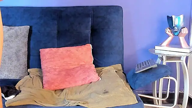 Noah Greenhart online show from November 25, 2:30 pm