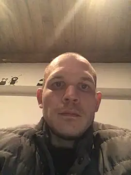 Spielzeugtwink online show from April 8, 6:49 pm