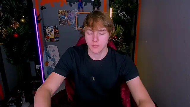 DonaldWoon online show from December 16, 4:36 pm