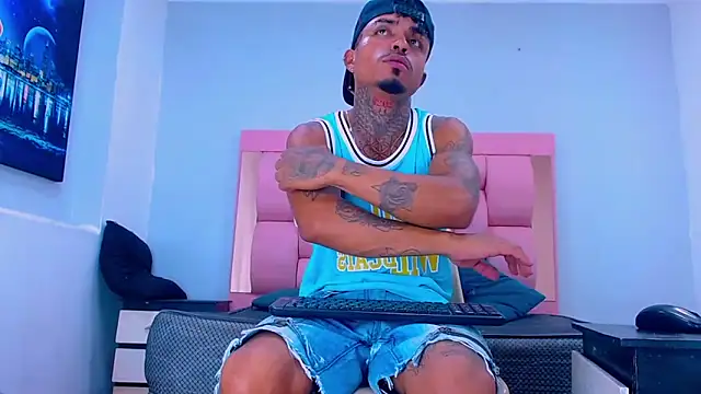 Hot Latino x online show from February 16, 12:36 pm