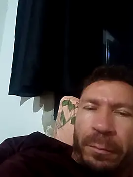 RobertoLuiz84 online show from April 21, 11:11 pm