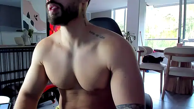 Valenthino Salvatore online show from July 3, 10:23 pm