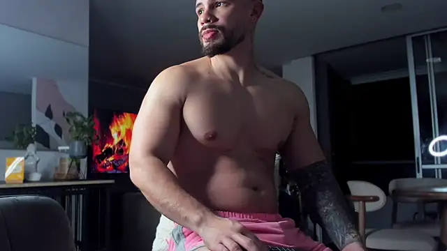 Valenthino Salvatore online show from April 17, 3:53 am