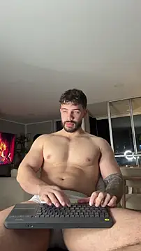 Valenthino Salvatore online show from March 11, 3:35 am