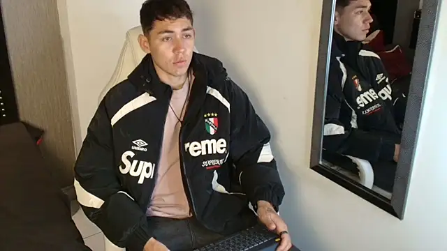 LoganFoster  online show from January 13, 8:35 pm