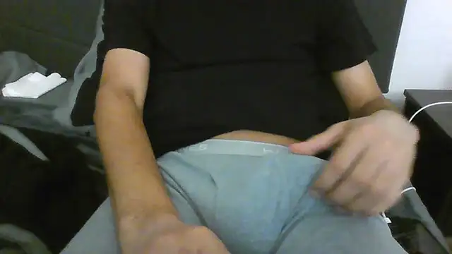 latinman7944 online show from April 1, 5:42 am