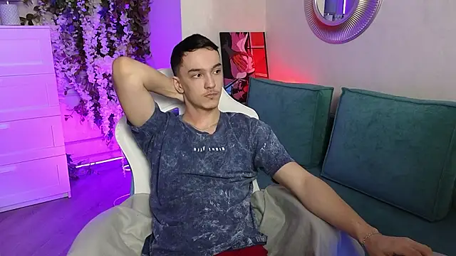 MoonlinSkinn online show from February 20, 1:46 am