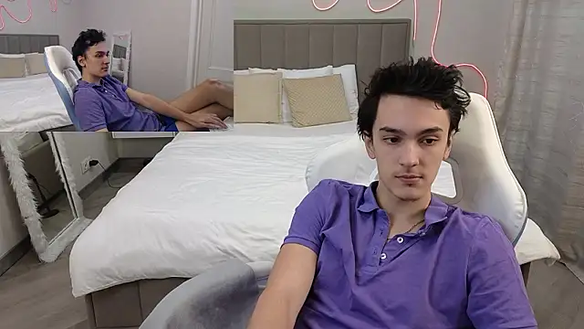 MoonlinSkinn online show from February 1, 1:04 am