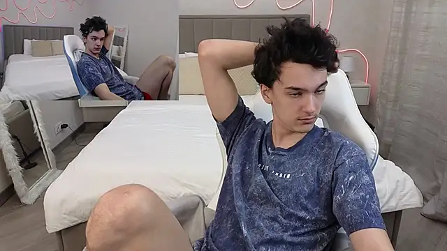 MoonlinSkinn online show from February 12, 1:00 am