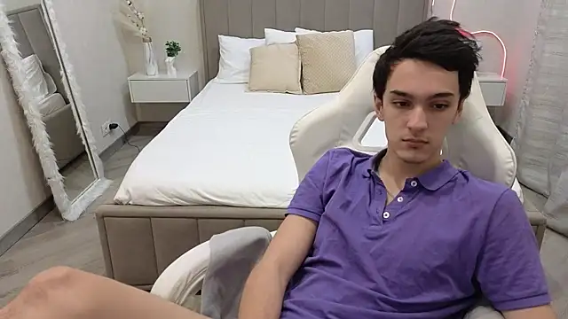 MoonlinSkinn online show from January 15, 1:09 am